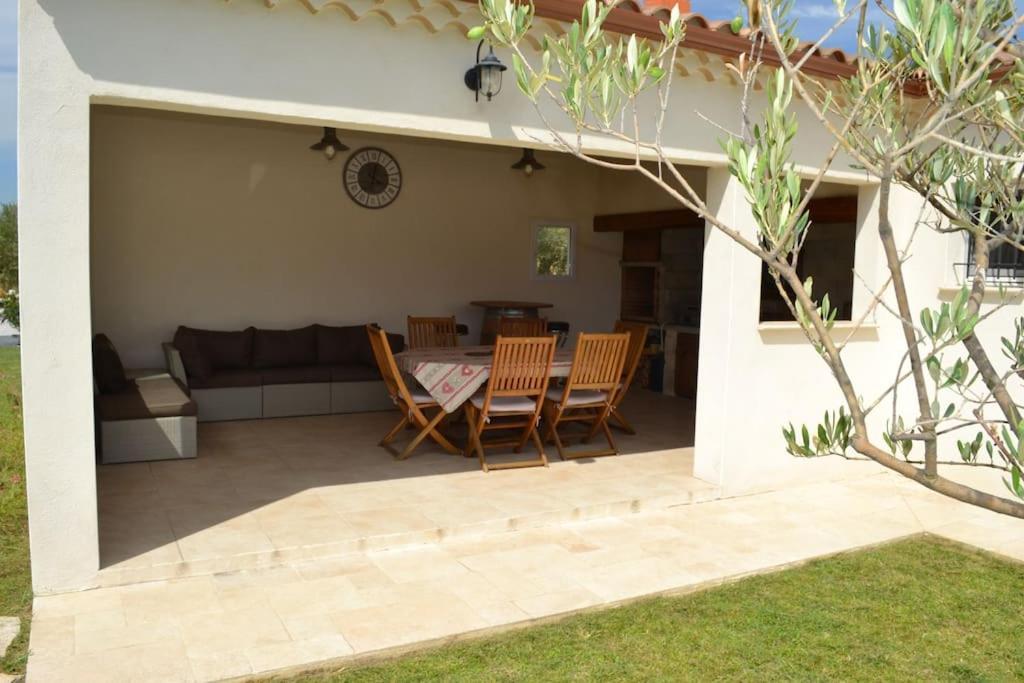 Joli Appartement Au Calme Entre Nimes Et Avignon Meynes 外观 照片
