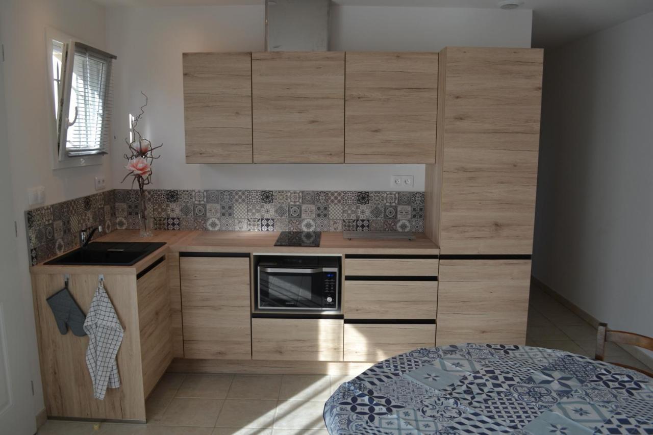 Joli Appartement Au Calme Entre Nimes Et Avignon Meynes 外观 照片